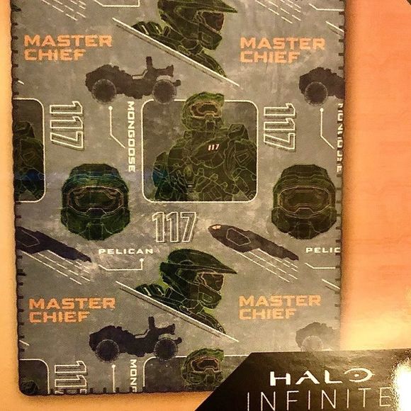 Halo Infinite Master Chief XBOX 343 Sherpa Plush - Picture 3 of 3